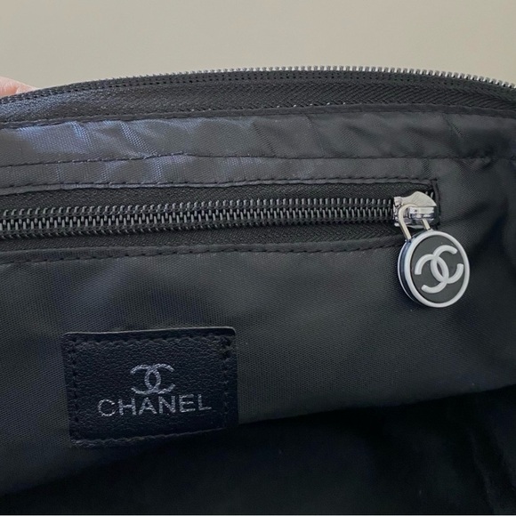 Brand New Chanel Black Nylon Large Makeup Bag/Pouch/Clutch with Wrist Strap - Picture 13 of 15